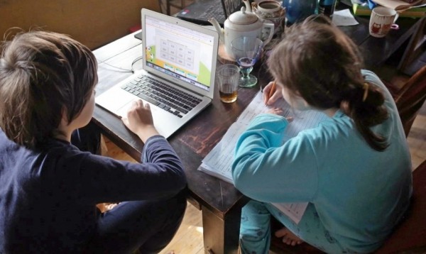 «Компьютер у нас один, а детей — 14». Как организовать дистанционное обучение в большой семье «Компьютер у нас один, а детей — 14». Как организовать дистанционное обучение в большой семье