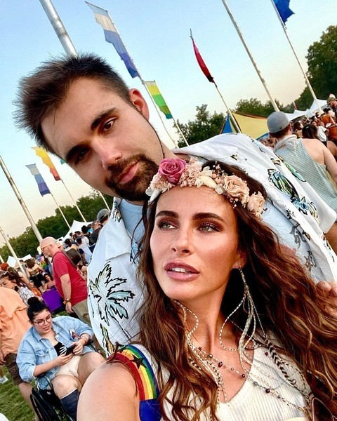 «Кто-то забрал оргазм»: Саша Зверева откровенно рассказала о сексе во время беременности