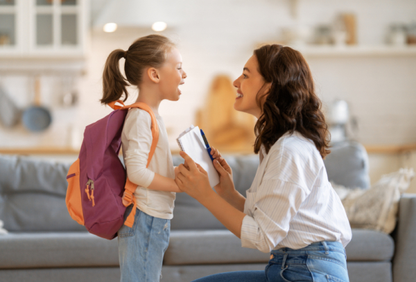 Ребенок пошел в школу: как выдержать напор критикующих и остаться малышу опорой Ребенок пошел в школу: как выдержать напор критикующих и остаться малышу опорой