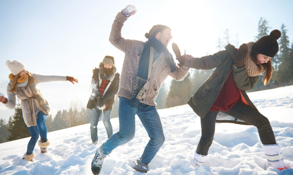 Снежки, следопыт и мыльные пузыри на морозе. Зимние игры для детей
Снежки, следопыт и мыльные пузыри на морозе. Зимние игры для детей