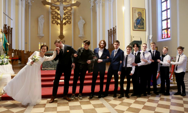 У Святослава — восемь сыновей, у Даши — двое. Как приемные соло-родители поженились
У Святослава — восемь сыновей, у Даши — двое. Как приемные соло-родители поженились