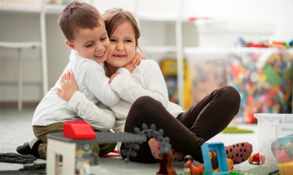 «7-летний сын не хочет делиться игрушками с младшей сестрой»
«7-летний сын не хочет делиться игрушками с младшей сестрой»