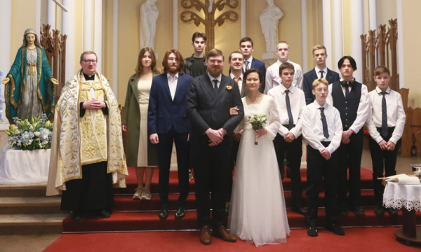 У Святослава — восемь сыновей, у Даши — двое. Как приемные соло-родители поженились
У Святослава — восемь сыновей, у Даши — двое. Как приемные соло-родители поженились