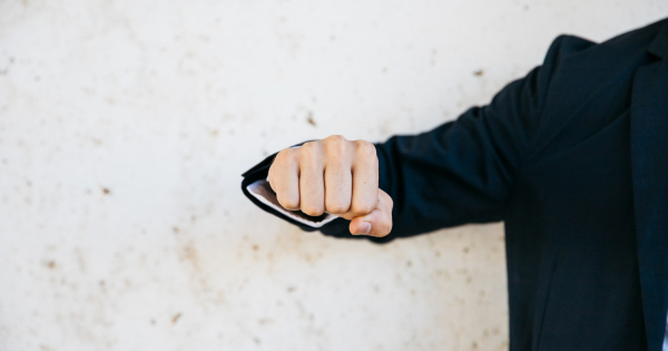 Муж занялся рукоприкладством Муж занялся рукоприкладством