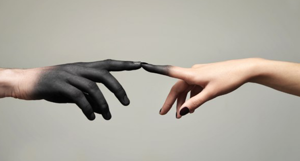 Прикосновение женщины Прикосновение женщины