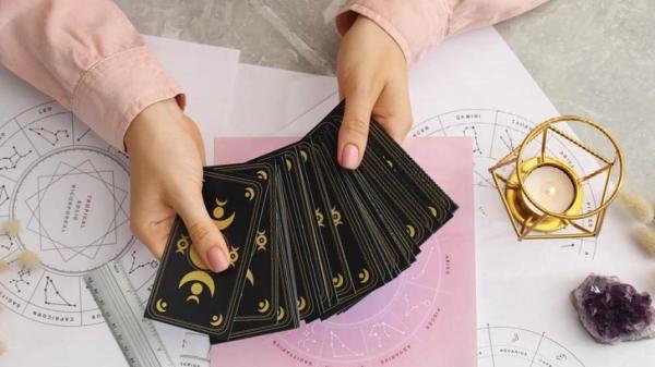 «Карты Таро — психология, а не чудо»: таролог поделилась секретами своей работы «Карты Таро — психология, а не чудо»: таролог поделилась секретами своей работы