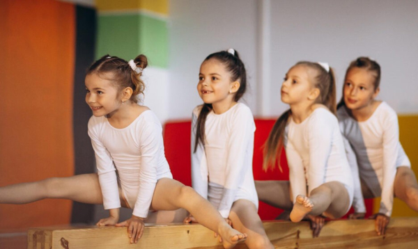 «Когда объявили баллы, Света расплакалась — второе место». Жестокий мир детской гимнастики
«Когда объявили баллы, Света расплакалась — второе место». Жестокий мир детской гимнастики