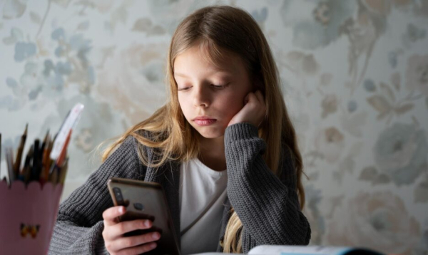 «Сначала просят потанцевать в белье за лайки». Как детей вынуждают прислать интимные фото
«Сначала просят потанцевать в белье за лайки». Как детей вынуждают прислать интимные фото