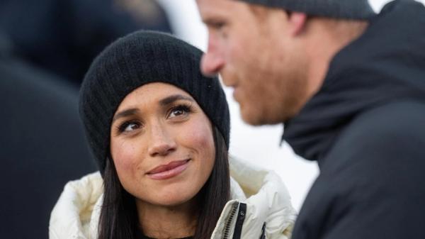 Язык тела Меган Маркл: какие секреты отношений с принцем Гарри раскрывает один жест герцогини Язык тела Меган Маркл: какие секреты отношений с принцем Гарри раскрывает один жест герцогини