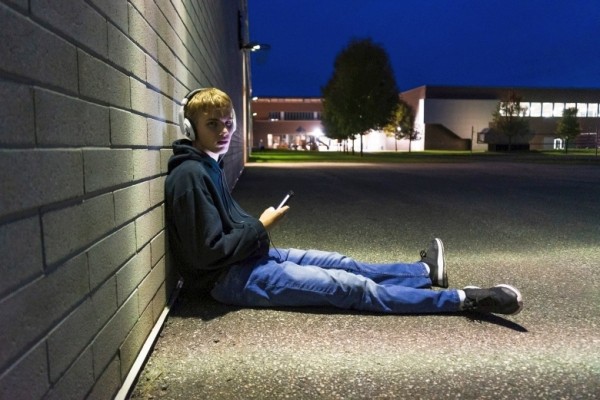 «Зря ты думаешь о смерти…» Родителям о подростковом суициде «Зря ты думаешь о смерти…» Родителям о подростковом суициде