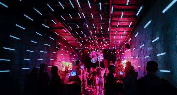 Немоногамные отношения: кто такие свингеры и почему они меняются партнерами? Немоногамные отношения: кто такие свингеры и почему они меняются партнерами?