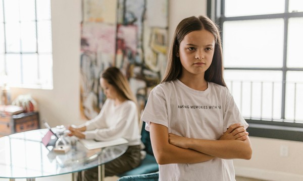 «Дочь кричала: “Ты родила себе бесплатную посудомойку”». Родители, которых сломал переходный возраст
«Дочь кричала: “Ты родила себе бесплатную посудомойку”». Родители, которых сломал переходный возраст