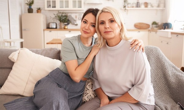 
        «Дочери исполнилось 18 лет, она живет с нами». Что изменить, чтобы она стала самостоятельнее?
    