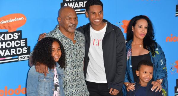 «Железный Майк»: биография Майка Тайсона, яркие победы и поражения «Железный Майк»: биография Майка Тайсона, яркие победы и поражения