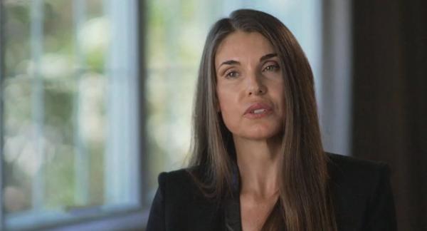 Эксклюзив: Пострадавшая от Эпштейна рассказывает, как Гислейн Максвелл заманивала девушек в его дом Эксклюзив: Пострадавшая от Эпштейна рассказывает, как Гислейн Максвелл заманивала девушек в его дом