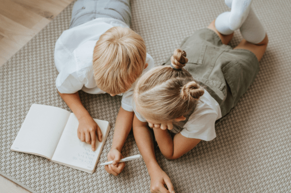 Как обстановка в семье связана с адаптацией ребенка к школе: объясняют психологи, а также дают рекомендации для мам и пап Как обстановка в семье связана с адаптацией ребенка к школе: объясняют психологи, а также дают рекомендации для мам и пап