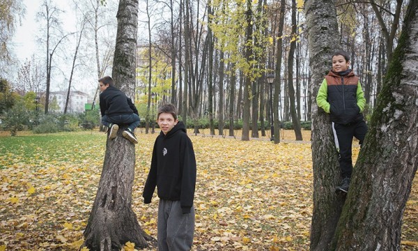 Мальчик в детдоме сказал: «Я имя твое запомнить хочу». Как Марина и Дмитрий стали родителями семерых сыновей
Мальчик в детдоме сказал: «Я имя твое запомнить хочу». Как Марина и Дмитрий стали родителями семерых сыновей