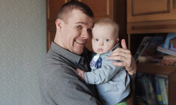 «Сын, ты нужен!» Как отец растит ребенка с синдромом Дауна, которого оставила мать
«Сын, ты нужен!» Как отец растит ребенка с синдромом Дауна, которого оставила мать