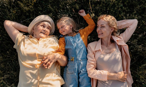 «Совет моей мамы превращался в приказ». Истории о бабушках и их помощи
«Совет моей мамы превращался в приказ». Истории о бабушках и их помощи