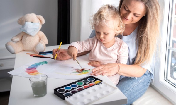 «Я ввязалась в гонку: первая смена на работе, вторая — дома с ребенком». Мамы — о работе в декрете
«Я ввязалась в гонку: первая смена на работе, вторая — дома с ребенком». Мамы — о работе в декрете