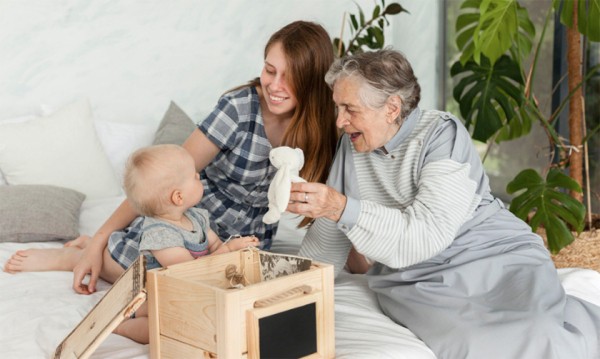 «Я ввязалась в гонку: первая смена на работе, вторая — дома с ребенком». Мамы — о работе в декрете
«Я ввязалась в гонку: первая смена на работе, вторая — дома с ребенком». Мамы — о работе в декрете